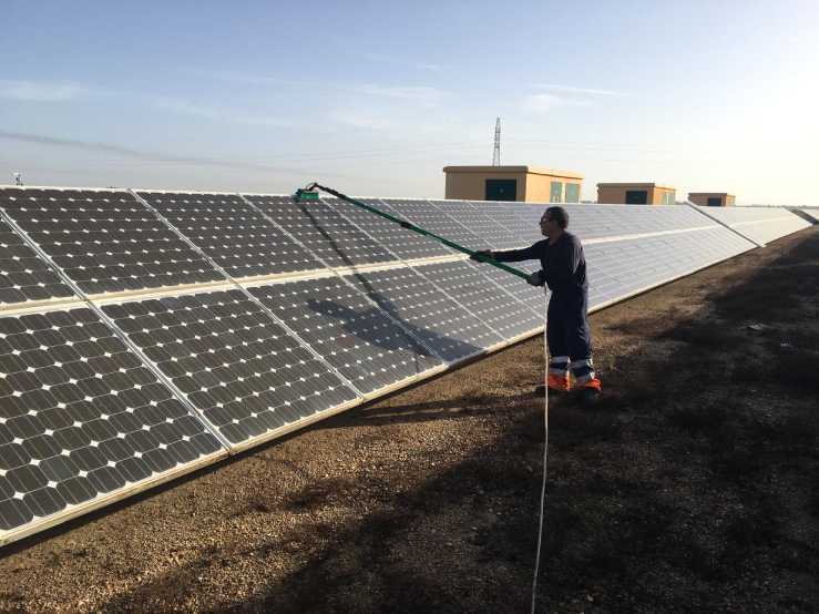 Limpieza de placas solares en Elche